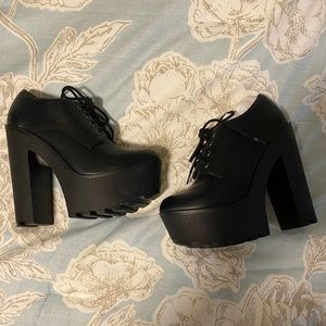 Soda Black Lace Up Ankle Booties Sz 7.5